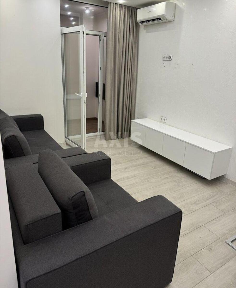1k apartment vul. Saljutna 2Б0