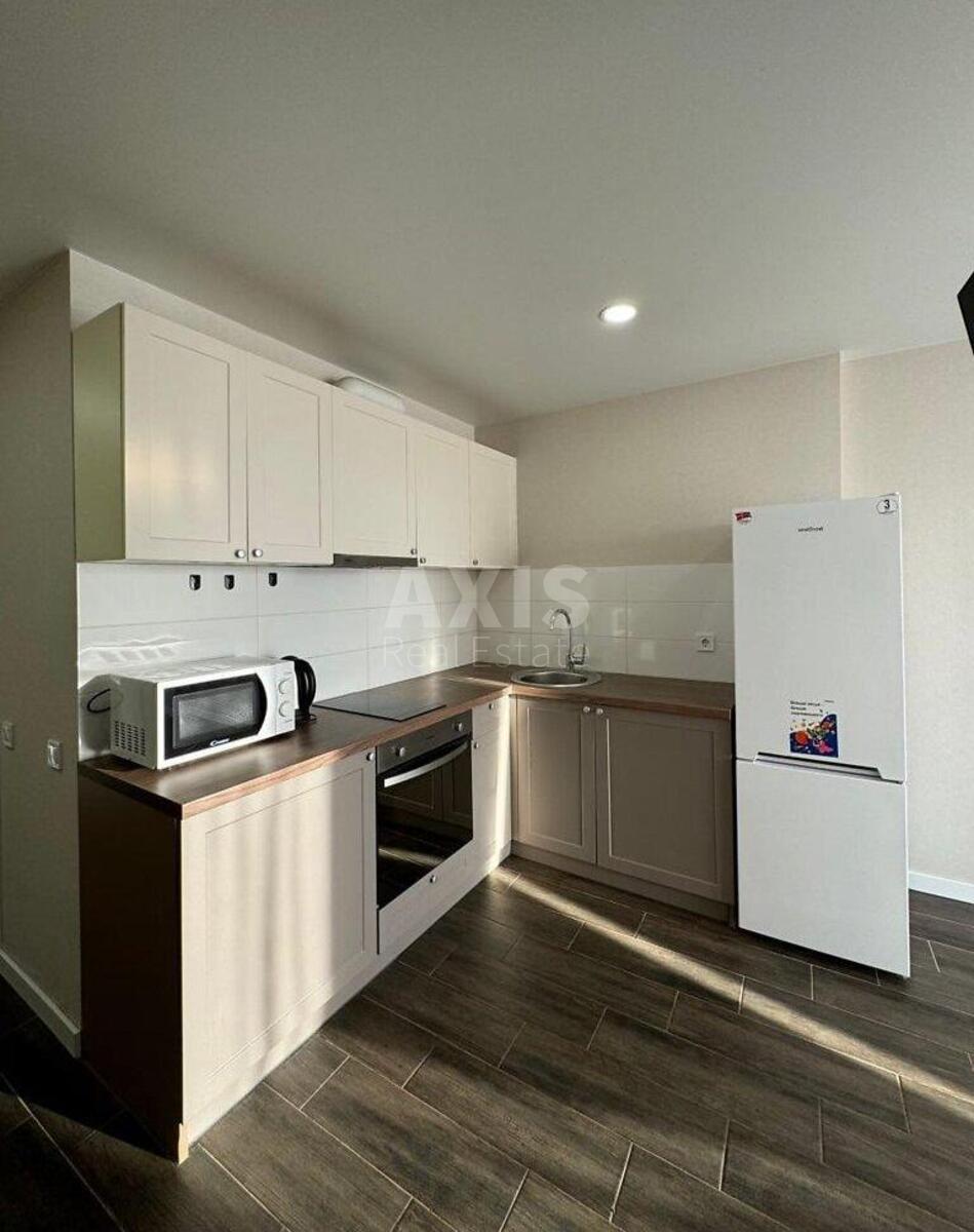 1k apartment vul. Bulahovs'kogo Akademika 1Б