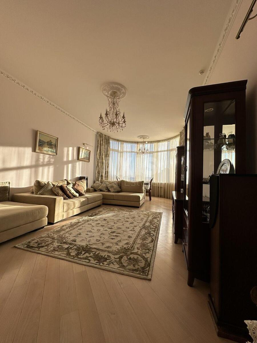 3k apartment vul. Dmytrivs'ka 691