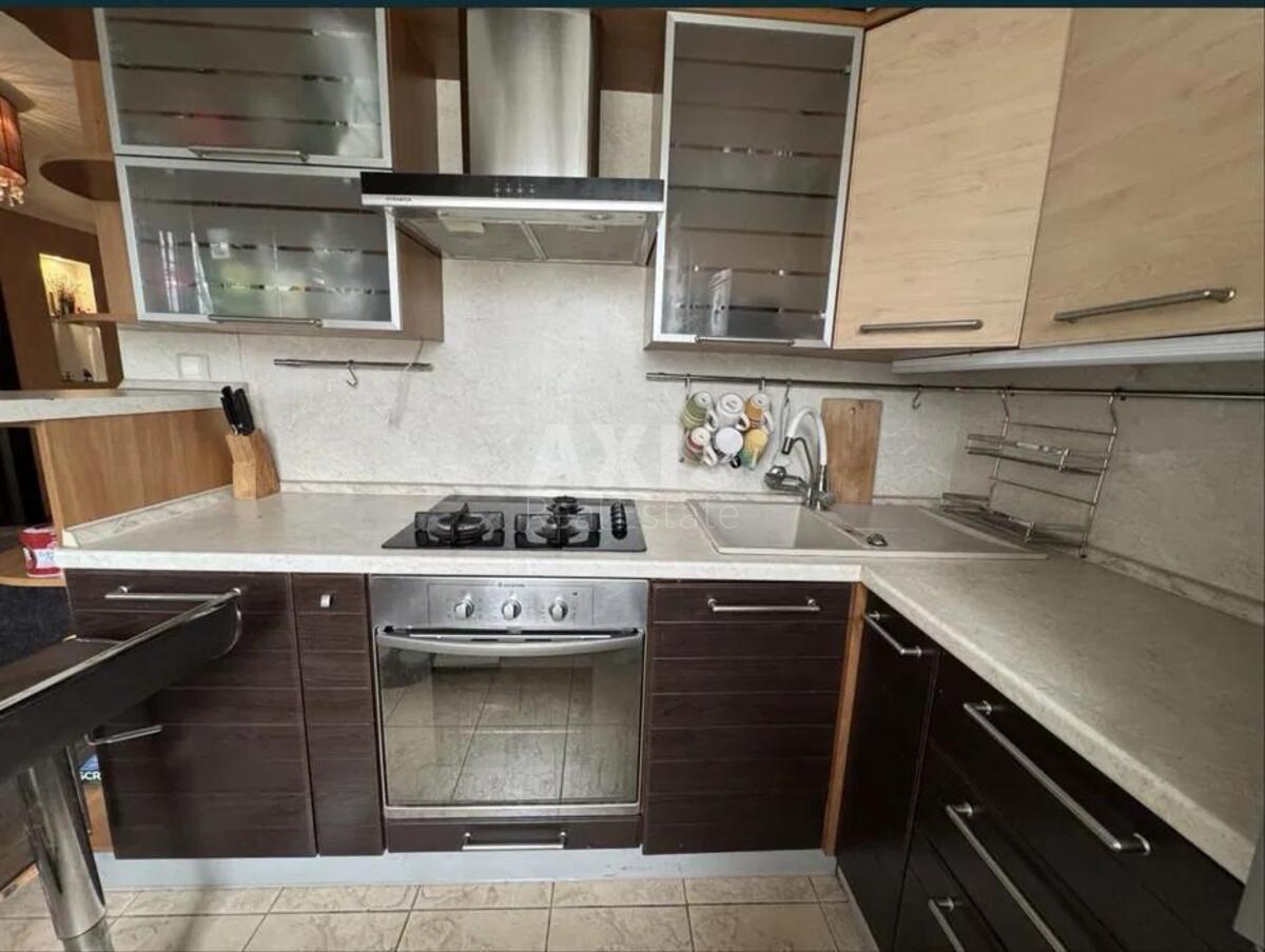 2к квартира ул. Набережно-Крещатицкая 35А