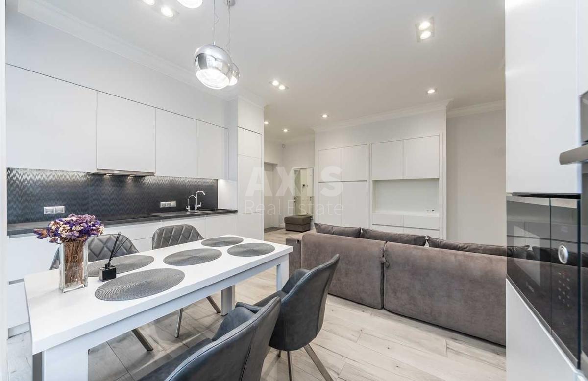 3k apartment vul. Sichovyh Stril'civ 9В0