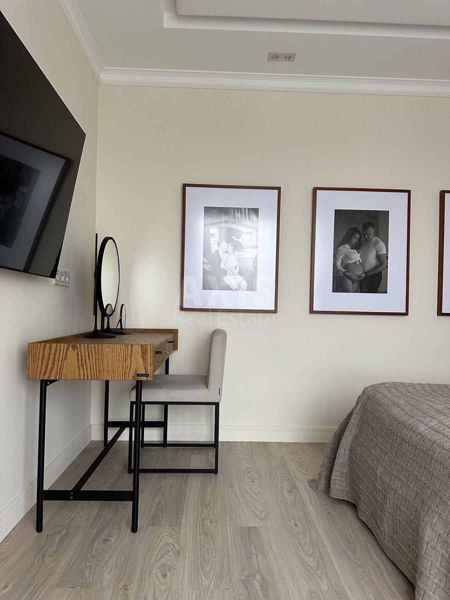 3k apartment vul. Lypkivs'kogo Vasylja Mytropolyta 16А4