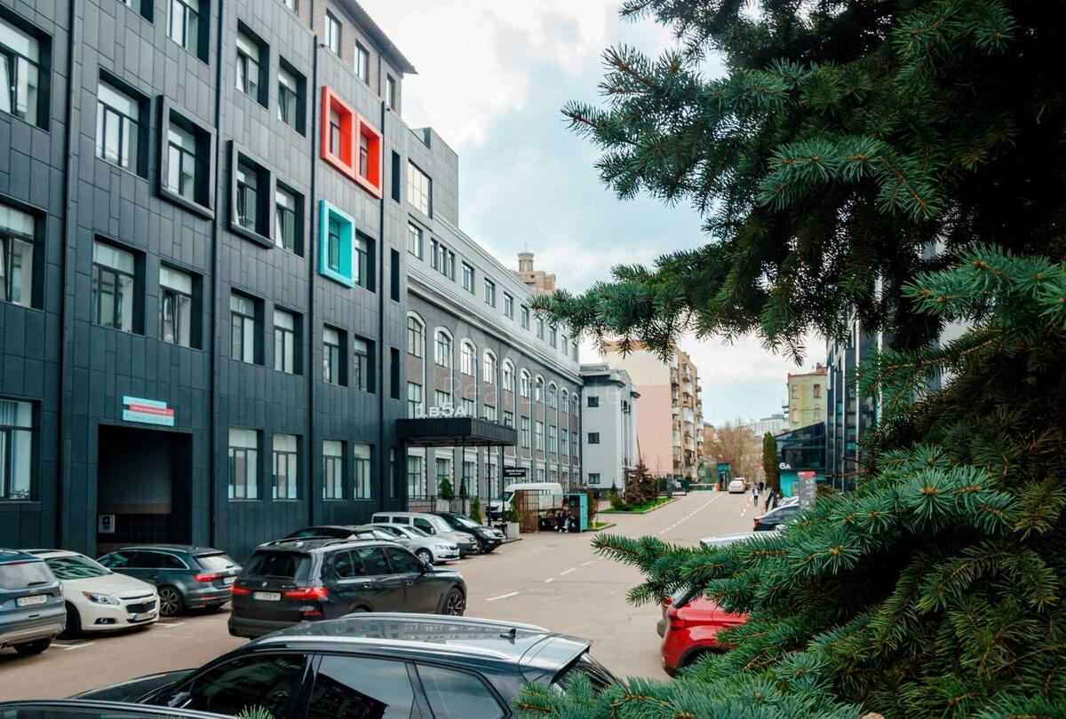 Office vul. Pymonenka Mykoly 13, 121m27