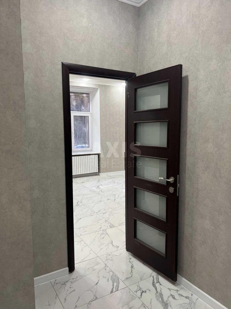 Офис ул. Мазепы Ивана 9, 81м2582144