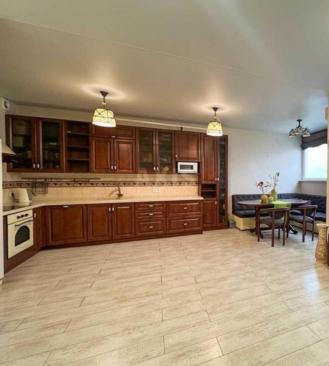 4k apartment vul. Voskresens'ka 14Е0