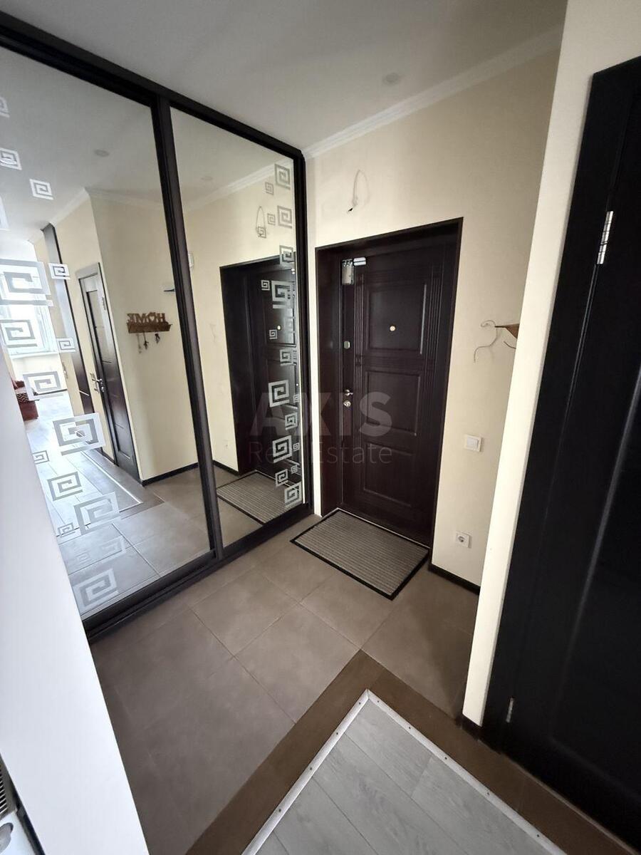 4k apartment vul. Oleny Pchilky 8617152