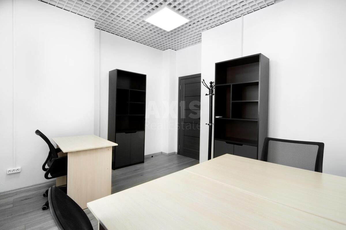 Office vul. Jevgena Konoval'cja 44А, 157m2617820