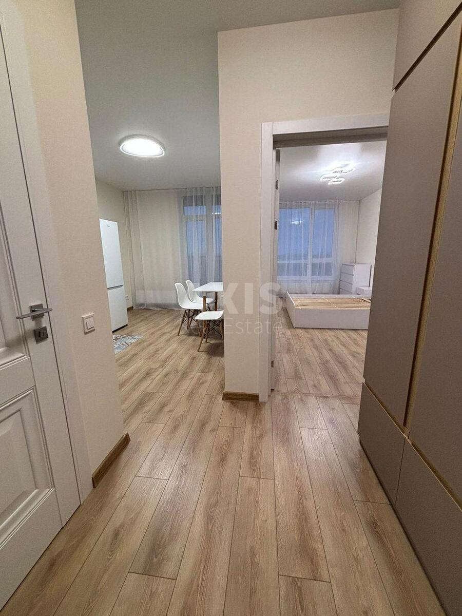 1k apartment vul. Radchenka Petra 80