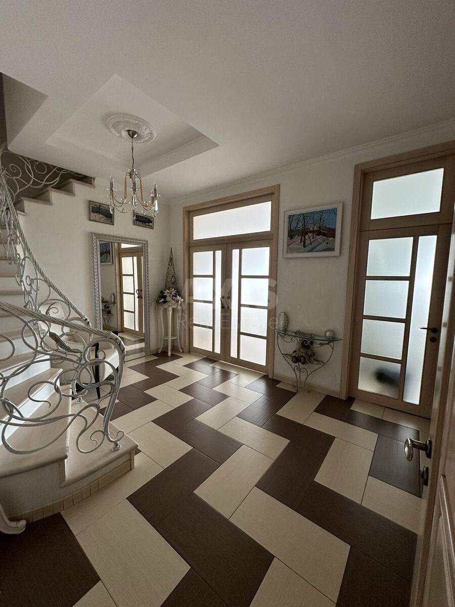 3k apartment vul. Dmytrivs'ka 692