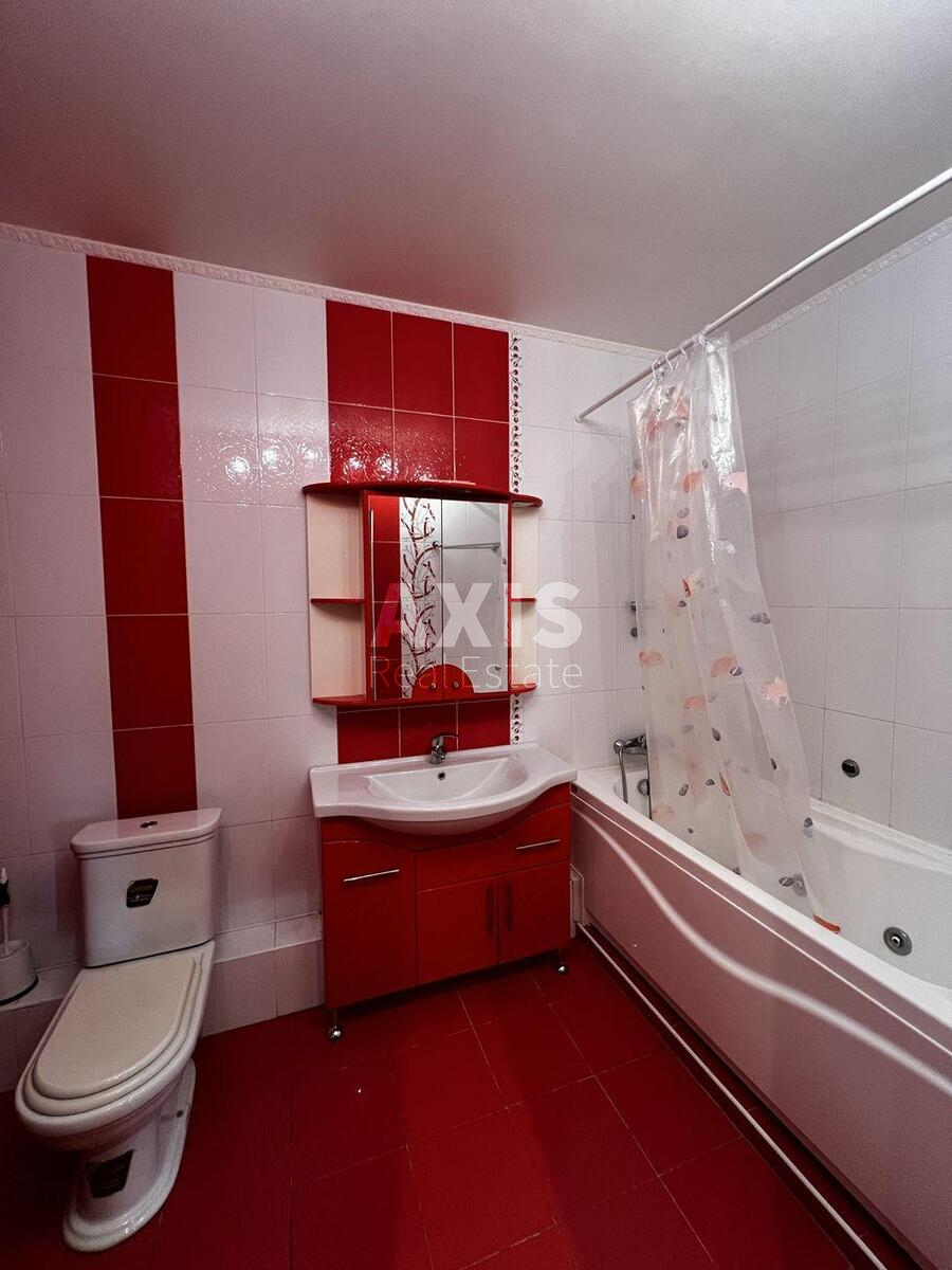 2к квартира вул. Срібнокільська 15621111