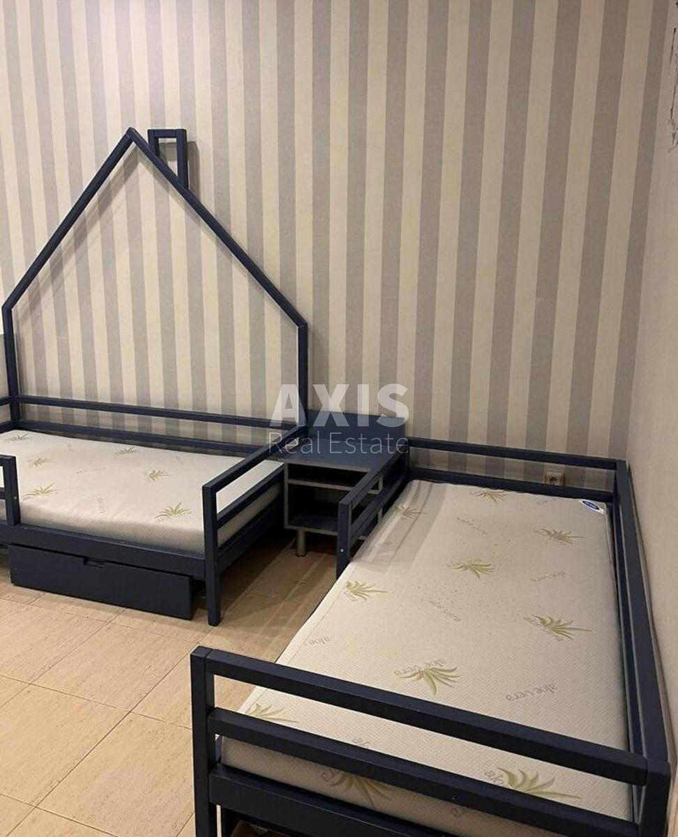 3k apartment vul. Jevgena Konoval'cja 32