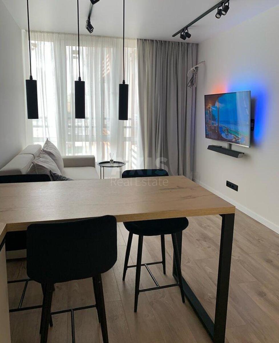 1k apartment nab. Dniprovs'ka 180