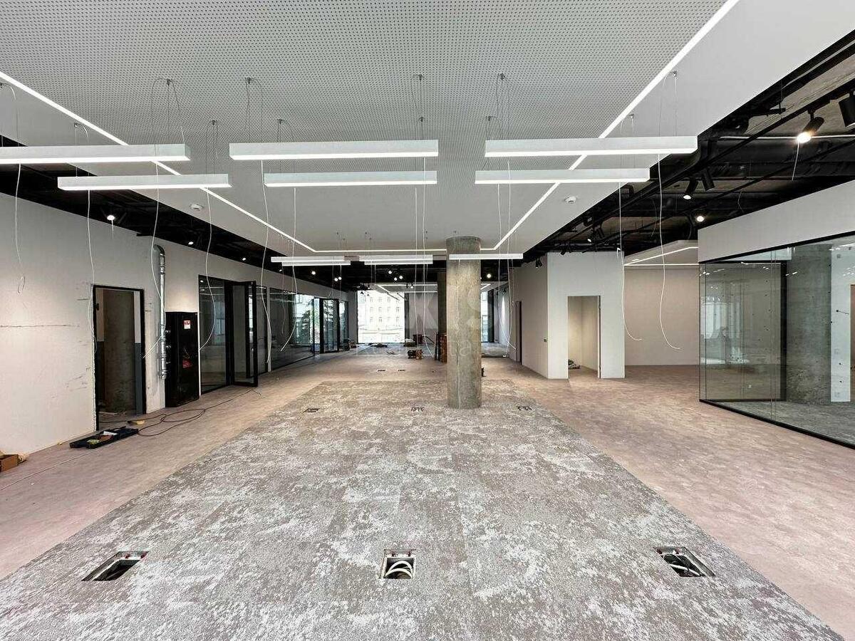 Office vul. Amurs'ka 6, 400m26
