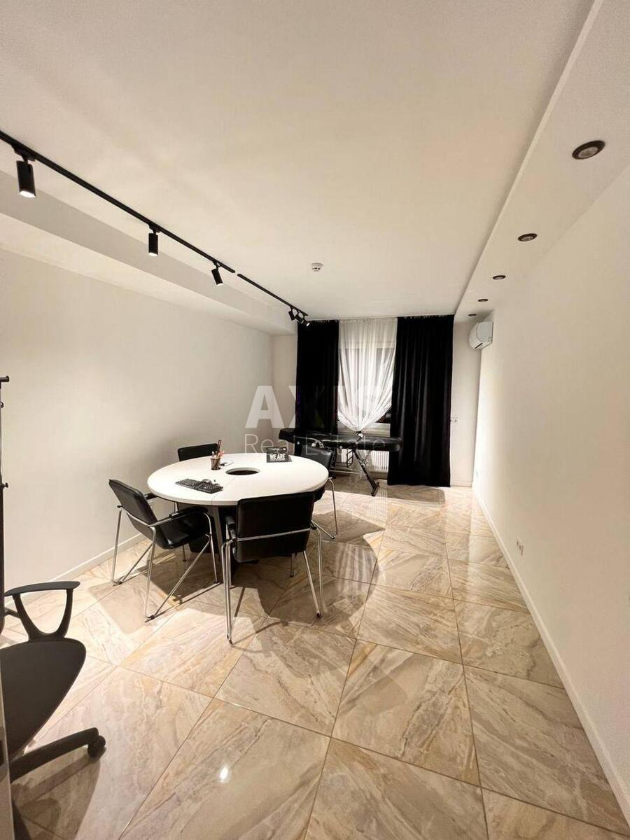 Trade object vul. Yulia Zdanovska 34А, 90m2600335