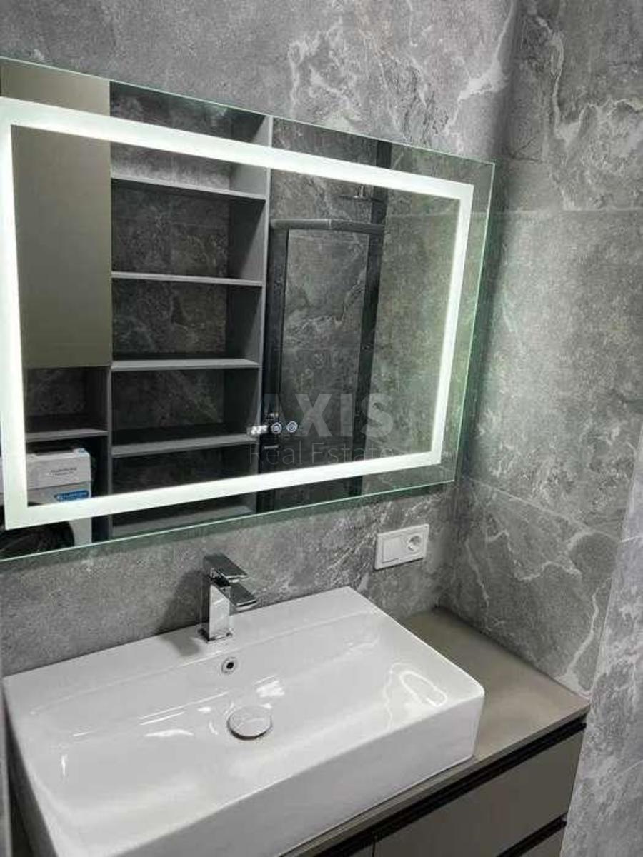 2k apartment vul. Vasyl'kivs'ka 1