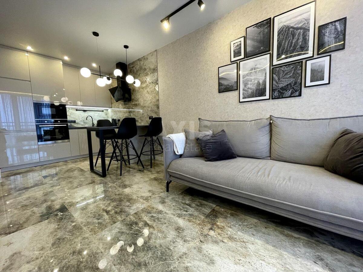 1k apartment nab. Dniprovs'ka 18632571