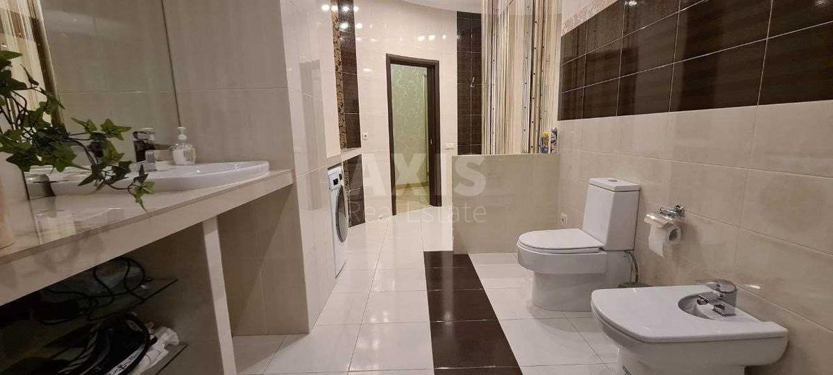 4k apartment vul. Zvirynec'ka 591