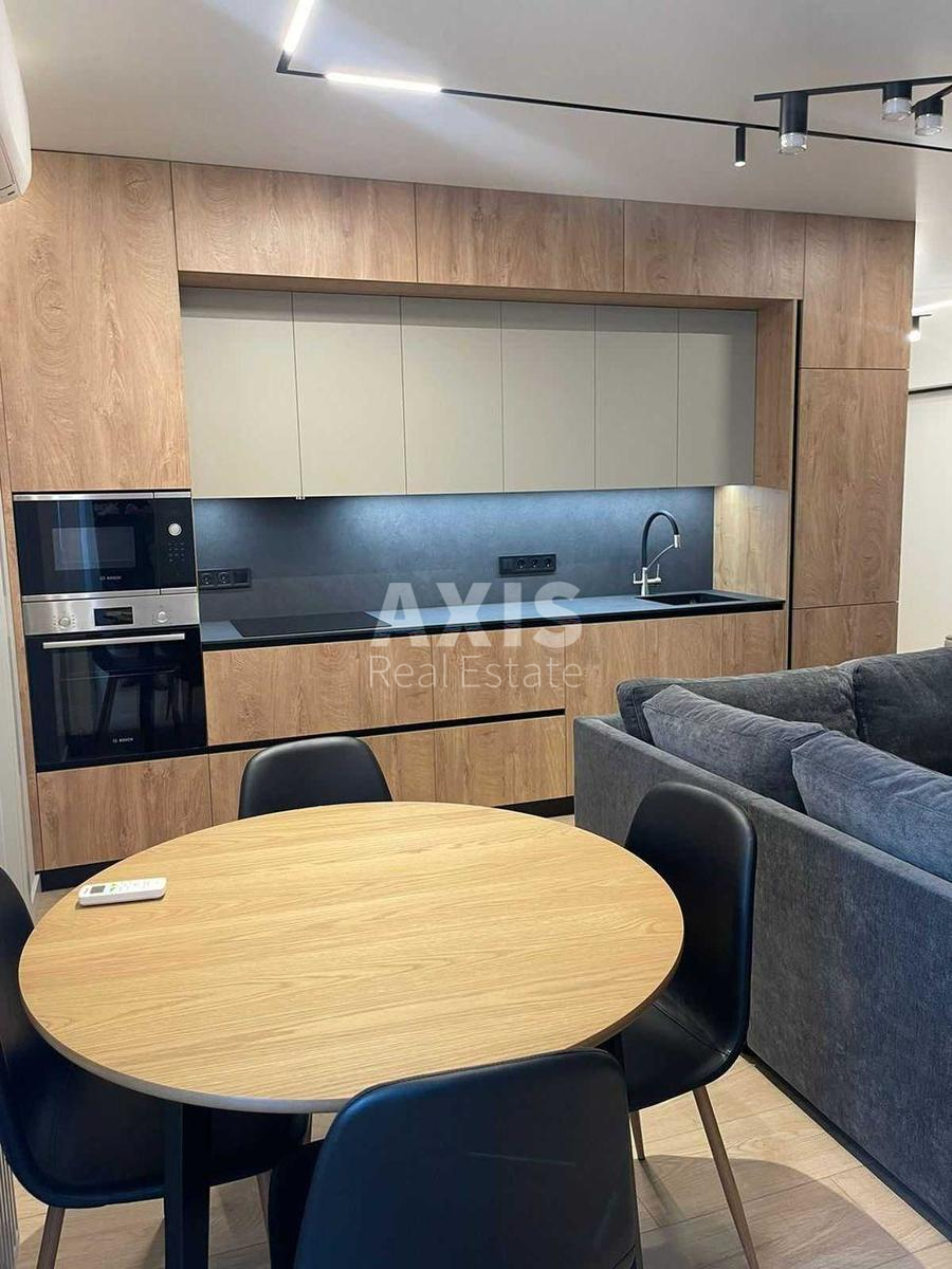 3k apartment vul. Irynyns'ka 5/24