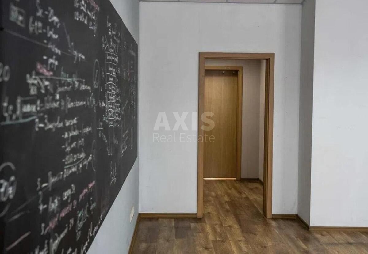 Office pr-t Vidradnyj 95Г, 198m2