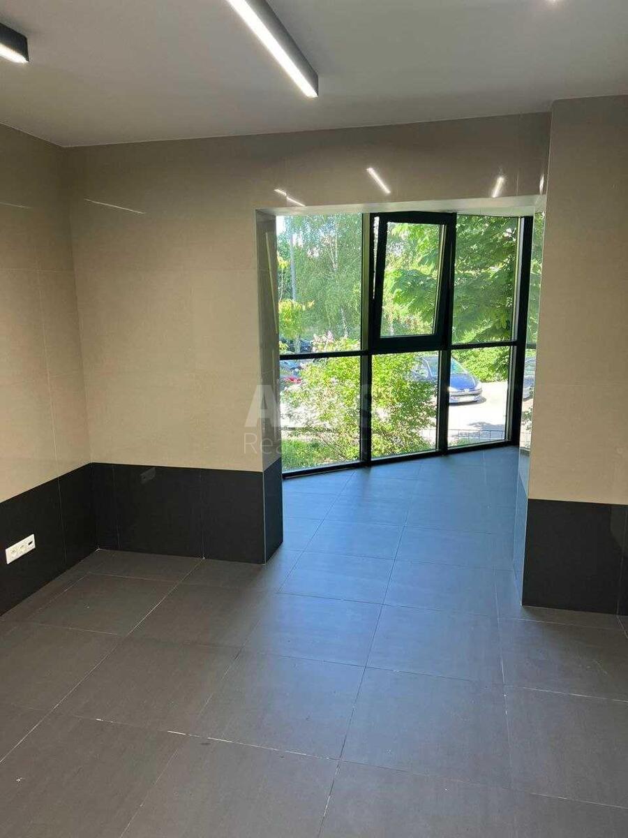 Trade object vul. Dragomanova 8, 100m2595793