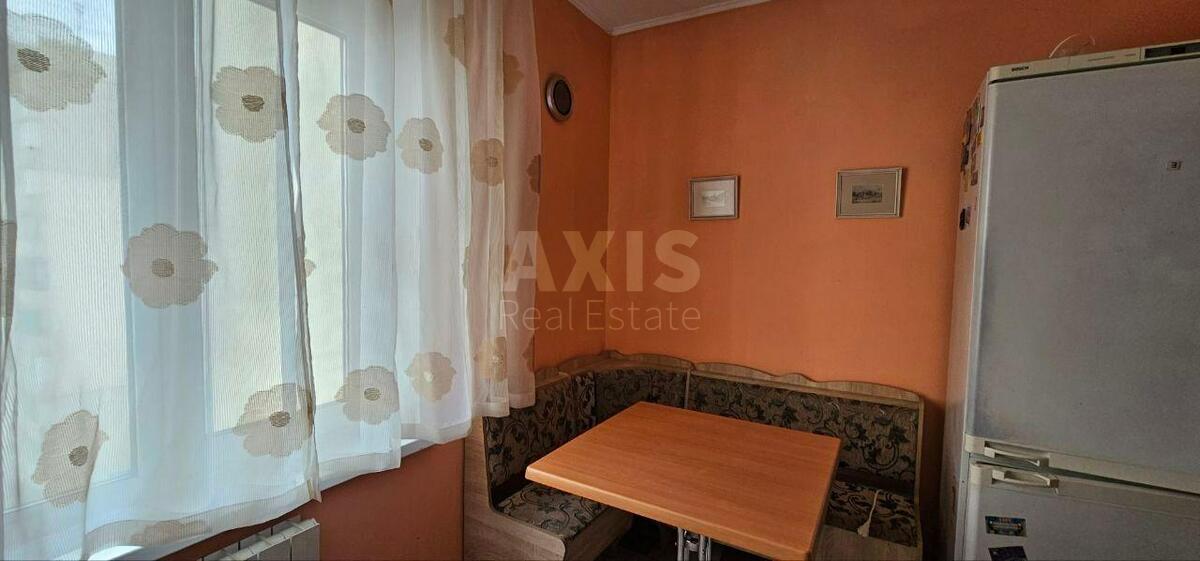3k apartment vul. Revuc'kogo 187