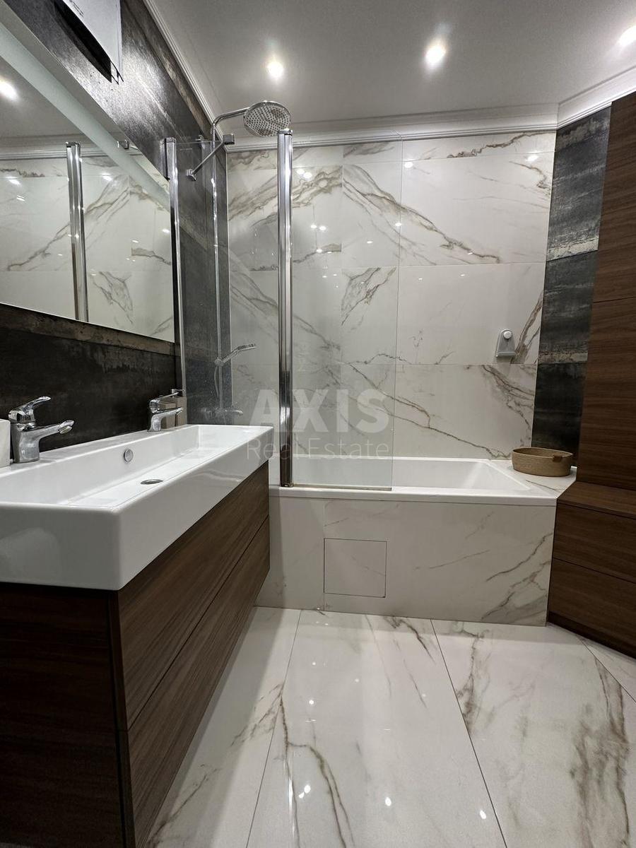 3k apartment vul. Lypkivs'kogo Vasylja Mytropolyta 16А5
