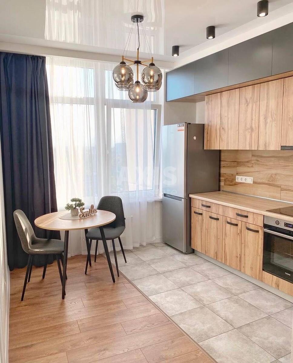 2k apartment vul. Krushel'nyc'koi' Solomii' 15А