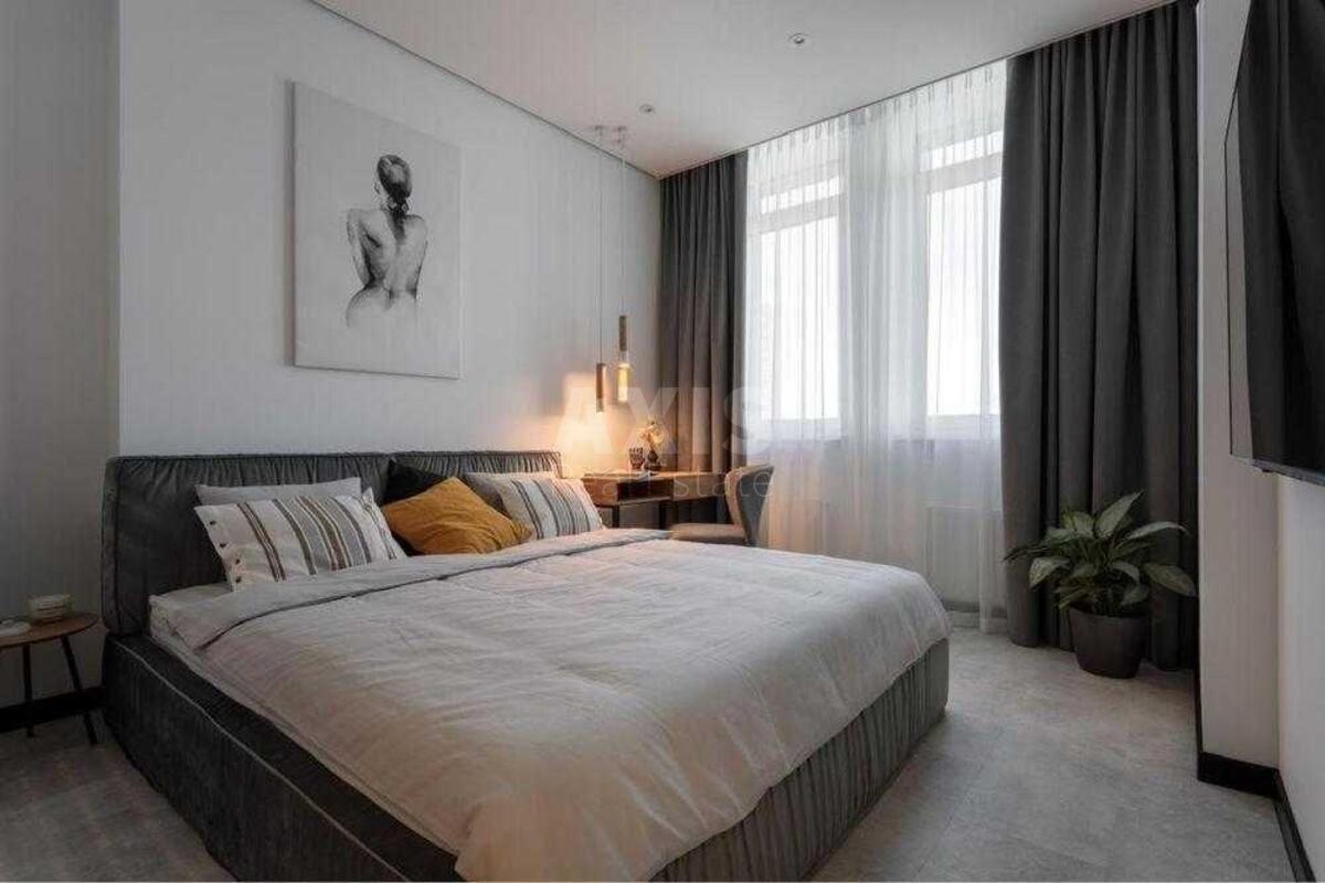 2k apartment vul. Myhajla Maksymovycha 327