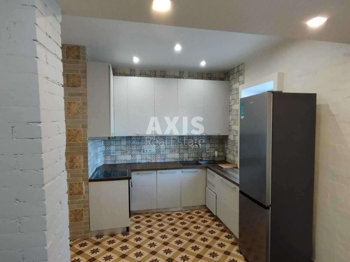 3k apartment vul. Vozdvyzhens'ka 18