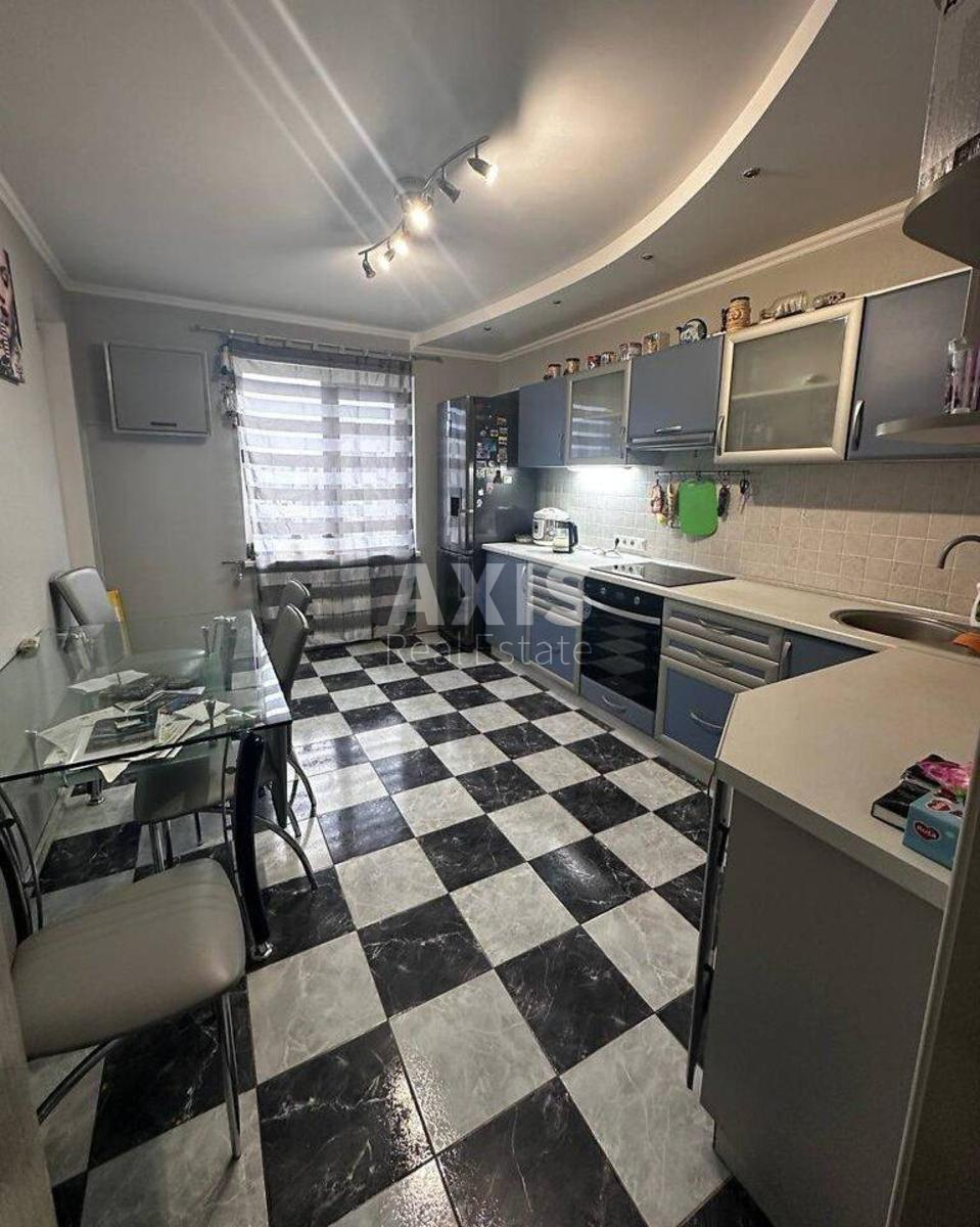 2k apartment vul. Urlivs'ka 90