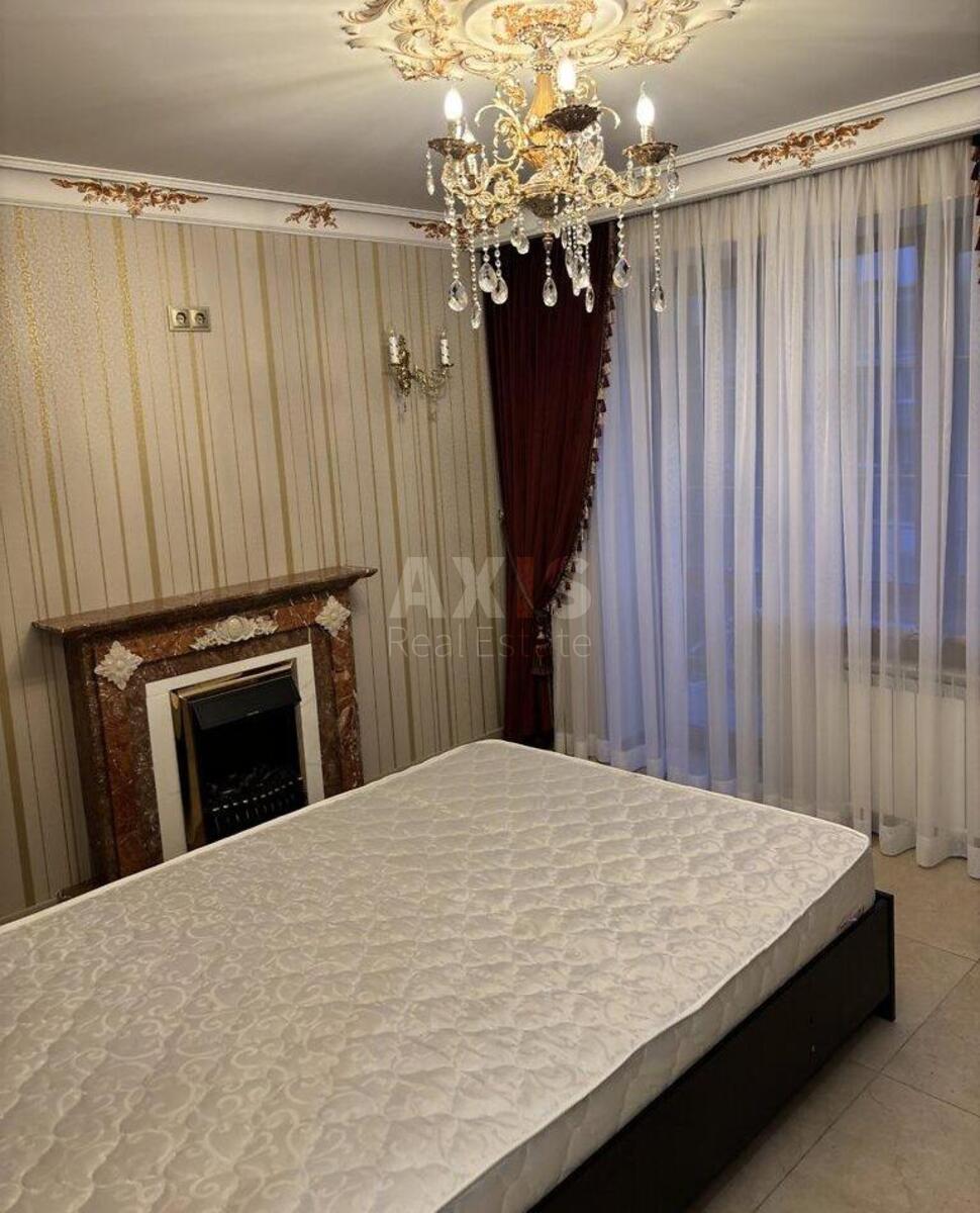 1k apartment vul. Dragomyrova Myhajla 4Б