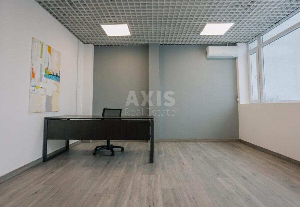 Office vul. Saksagans'kogo 121, 109m20