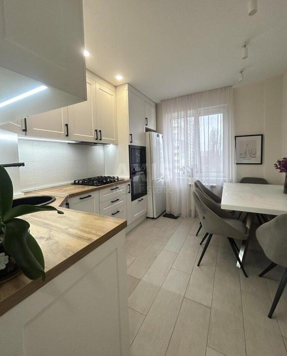 3k apartment pr-t Svobody 1/60622520