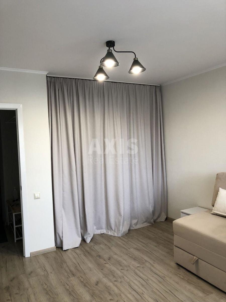 1k apartment vul. Naberezhno-Korchuvats'ka 900