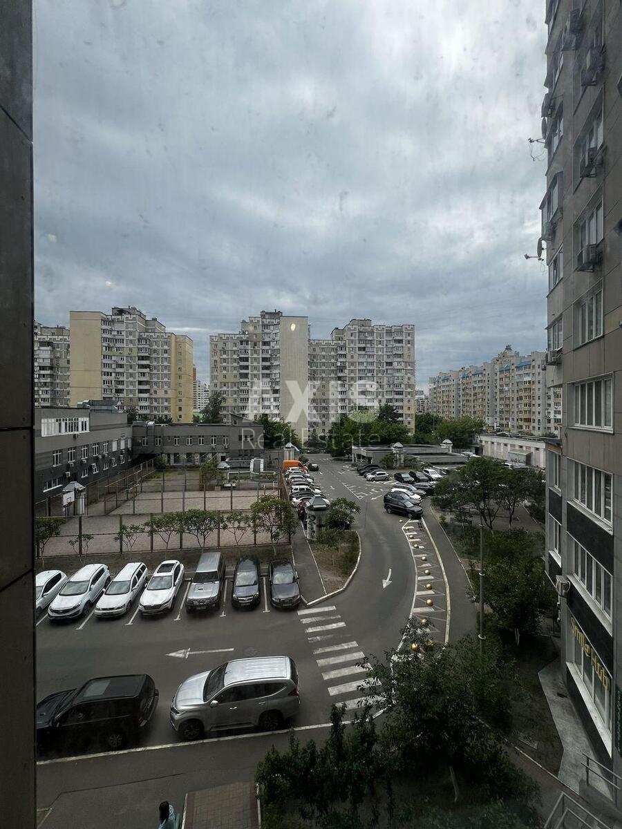 2к квартира вул. Срібнокільська 15621112