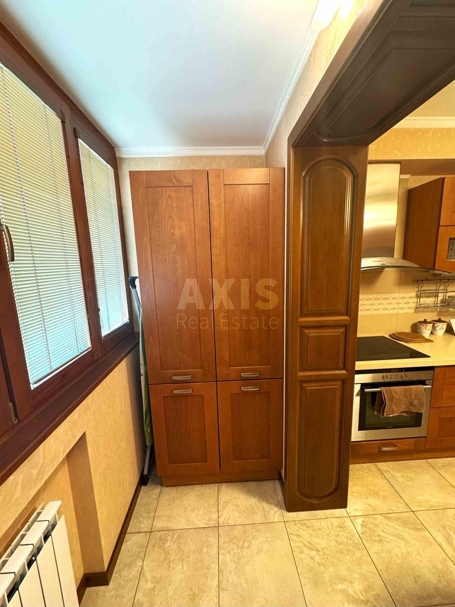 3k apartment vul. Bal'zaka Onore de 8611