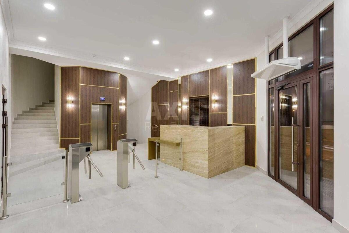 Office vul. Hmel'nyc'kogo Bogdana 63А, 300m21