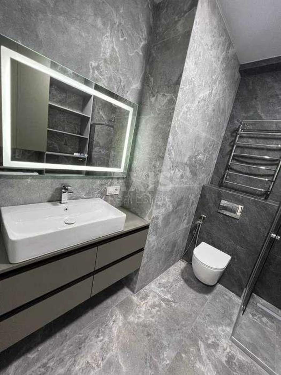 2k apartment vul. Myhajla Maksymovycha 240