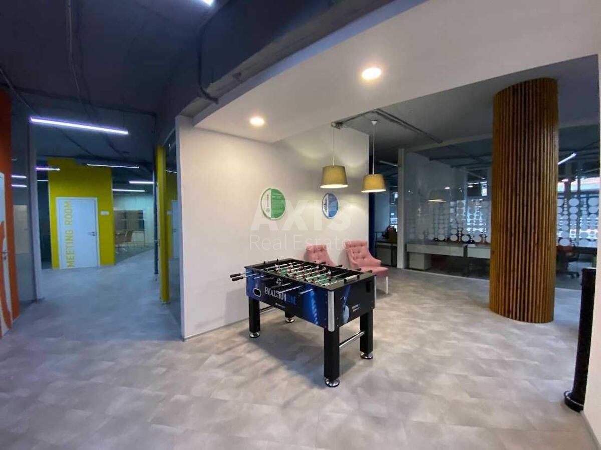 Office vul. Jevgena Konoval'cja 36Д, 1200m259136