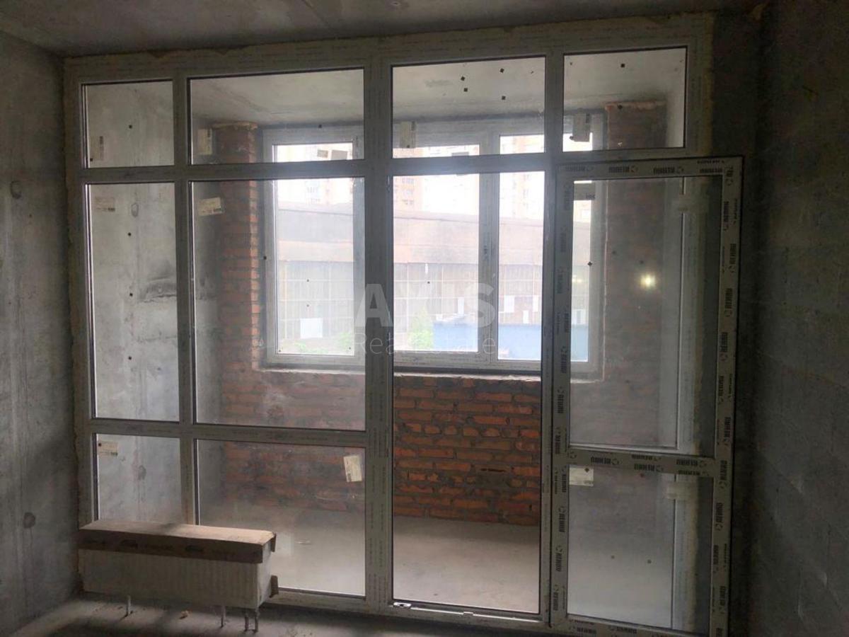 1k apartment vul. Sverstjuka Jevgena 40