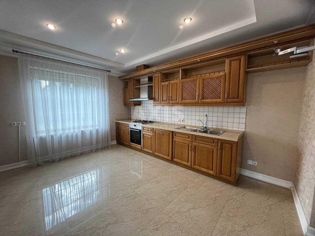 House vul. Chernjahovs'kogo, 264m2, Kyiv city0