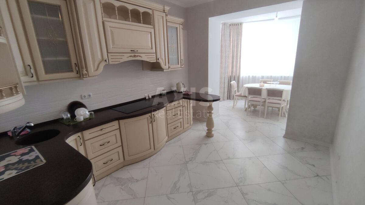 4k apartment vul. Vyshgorods'ka 45/2