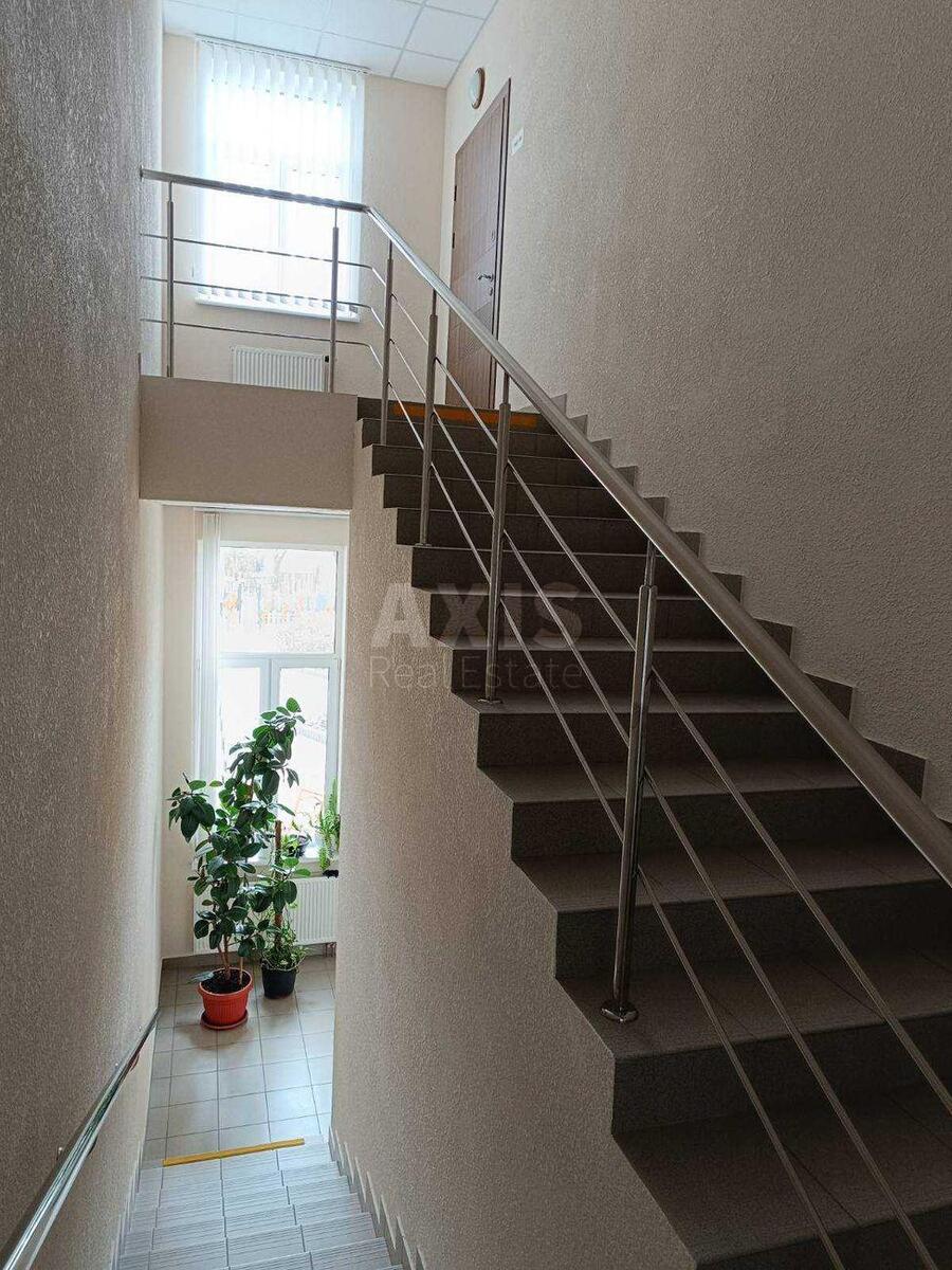 Office vul. Krakivs'ka 4Б, 183m25