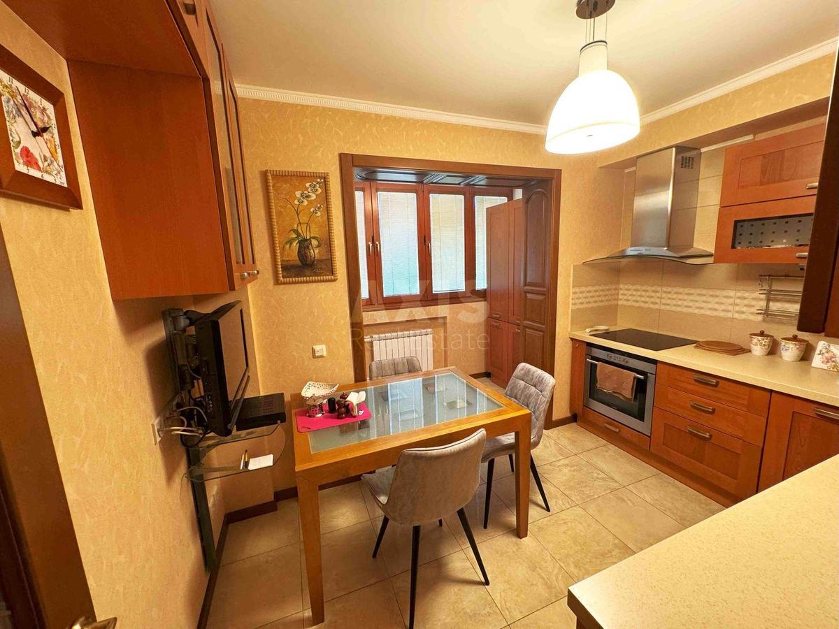 3k apartment vul. Myloslavs'ka 16