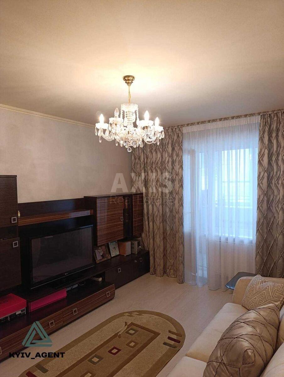 3к квартира ул. Ахматовой Анны 15627410