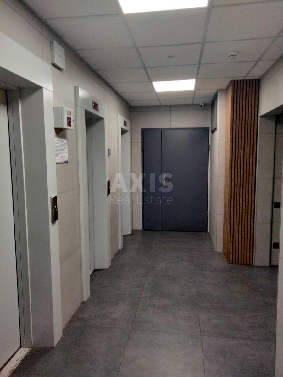 1k apartment vul. Urlivs'ka 2011