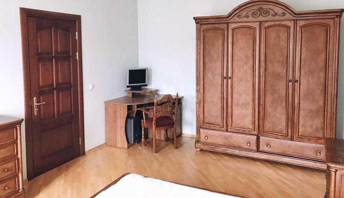 2k apartment vul. Tolstogo L'va 33
