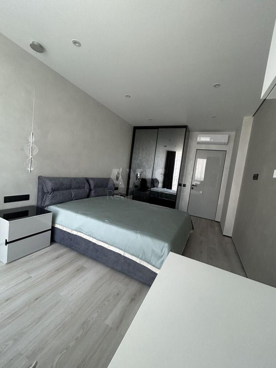 3k apartment nab. Dniprovs'ka 15634555