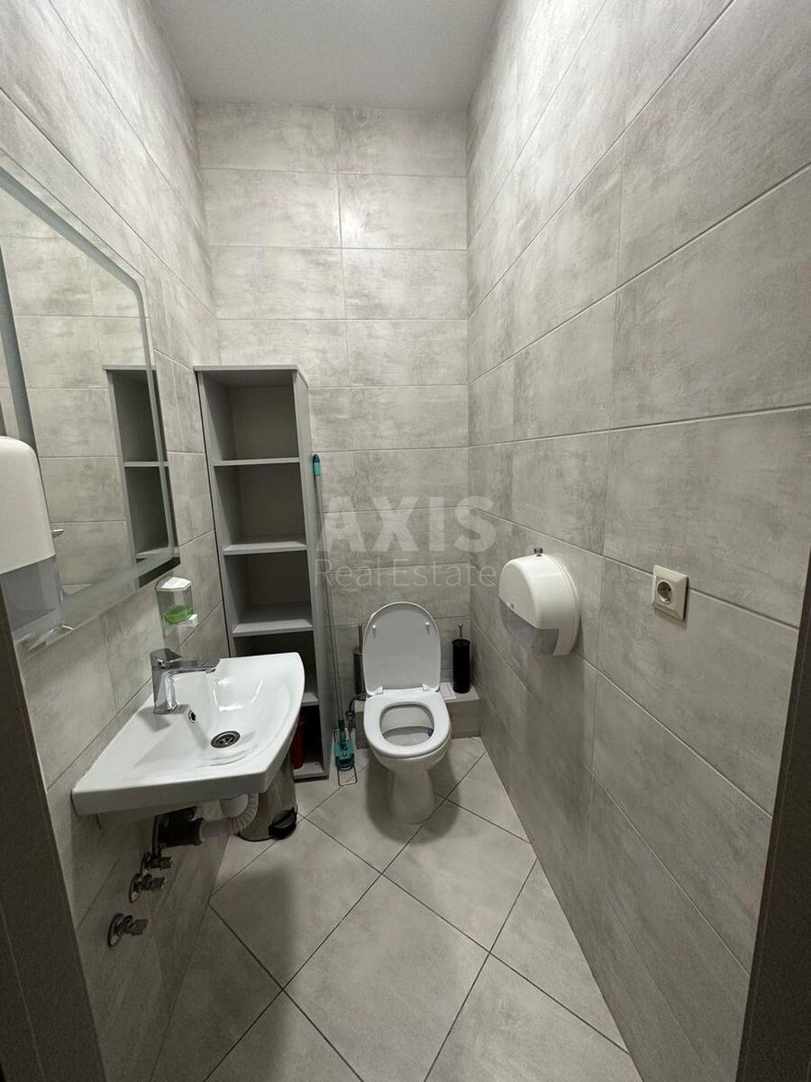 Офис ул. Василия Тютюнника 28А, 100м24
