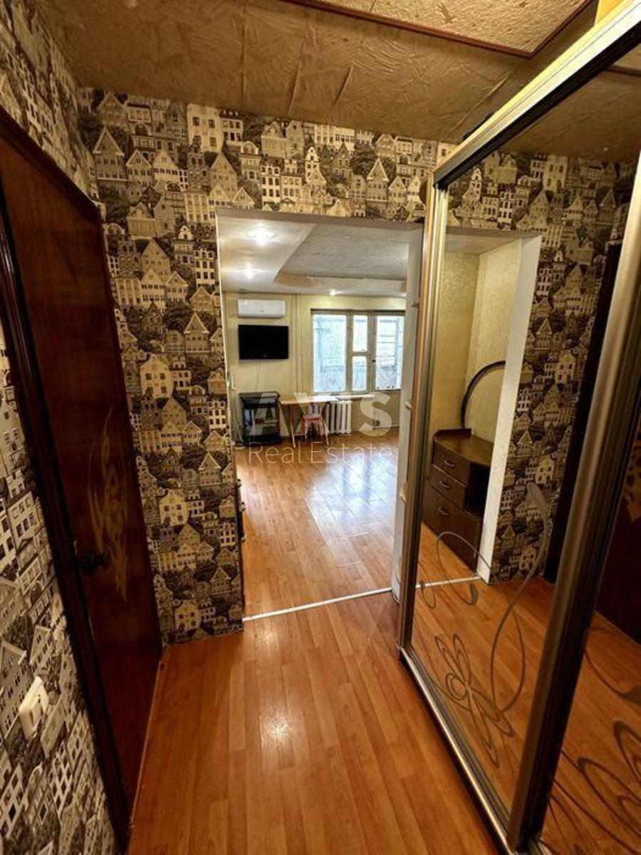 1k apartment vul. Novomostyc'ka 2а6